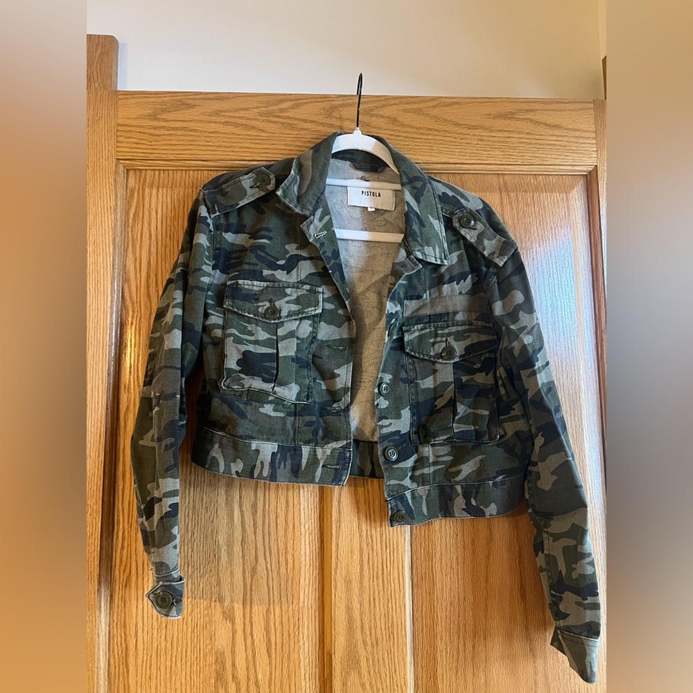 Camouflage Cropped Pistola Jacket